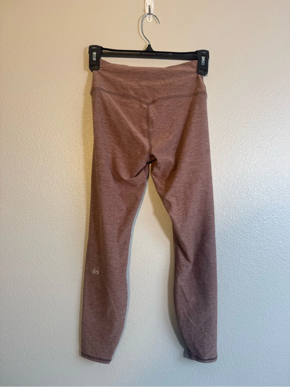 ALO Alosoft High-Waist 7/8 Highlight Legging in Dark Pink Rose Quartz - XS